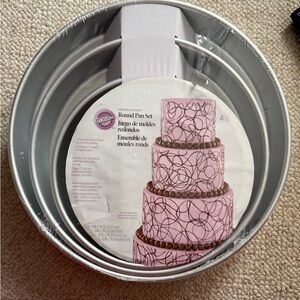 4 Piece Performance Pans, Wilton Round Pan Set